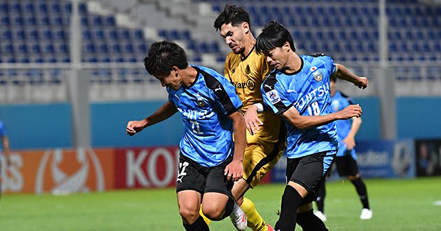 そういうところも含めてacl 酷暑37度 劣悪ピッチもフロンターレ圧巻の6連勝 史上初のj1同時制覇 への自信が本気で漂う 3 4 Jリーグ Number Web ナンバー