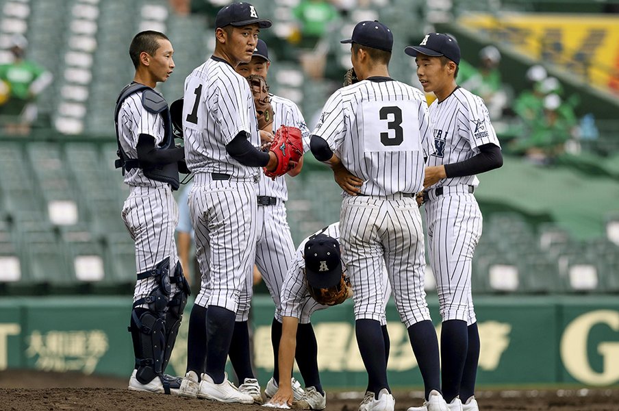 吉田輝星のような 1人で投げ抜き甲子園出場 は今や2校だけ 179球完投の2年生エースと公立校の 宿題 とは 徳島 阿南光 高校野球 Number Web ナンバー