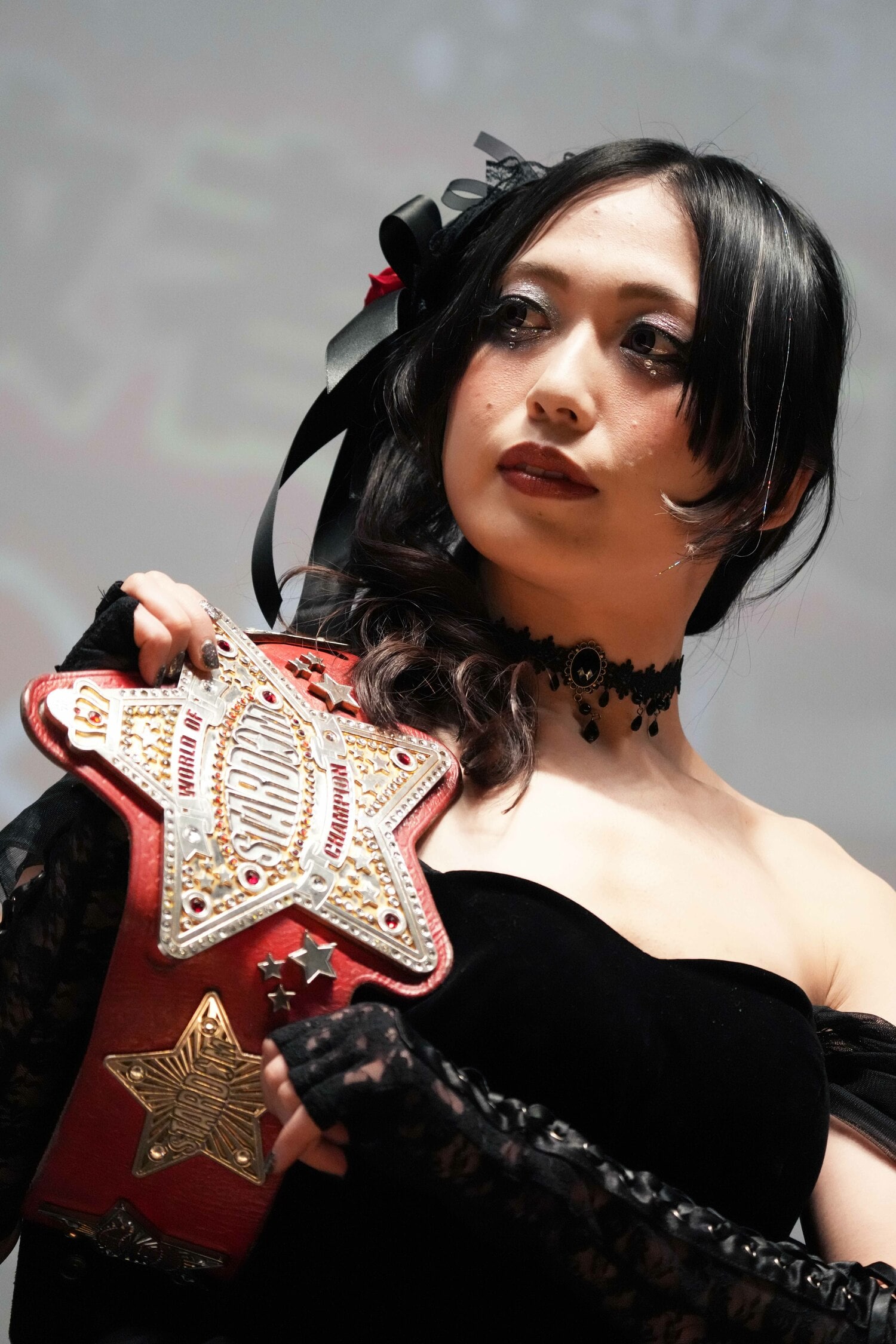 黒いドレスで記者会見に姿を見せた上谷沙弥。4月8日、ユナイテッド・シネマ豊洲　©Essei Hara