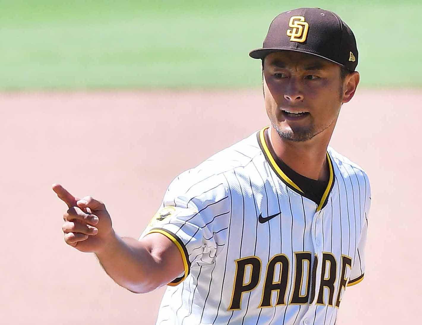 チームの109試合目で今季初勝利を挙げたダルビッシュ　©JIJI PRESS