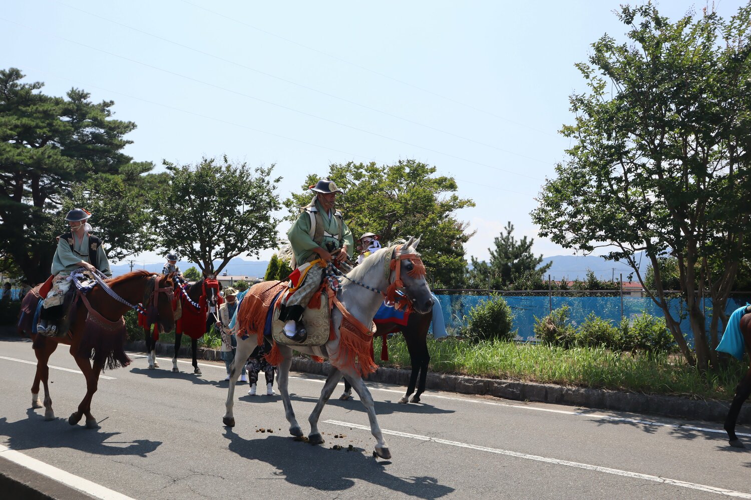 本田博信さんを背に「初陣」を飾ったイーストフォンテン