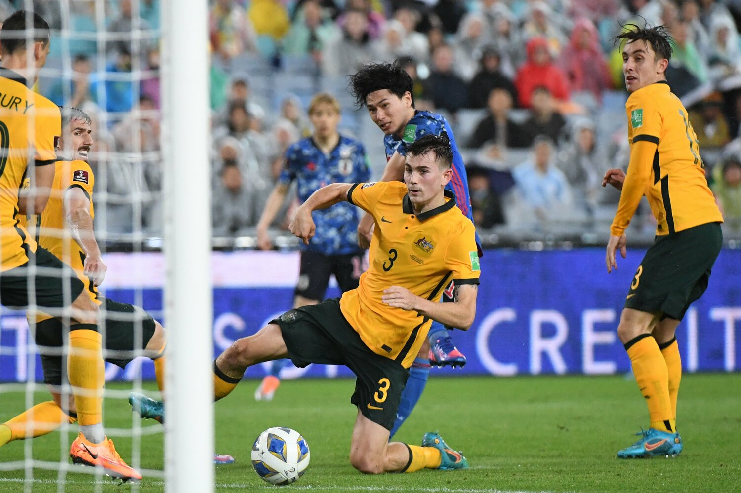 前半、南野拓実は幾度となく相手ゴールに迫るも、得点を奪うことはできなかった　©Getty Images