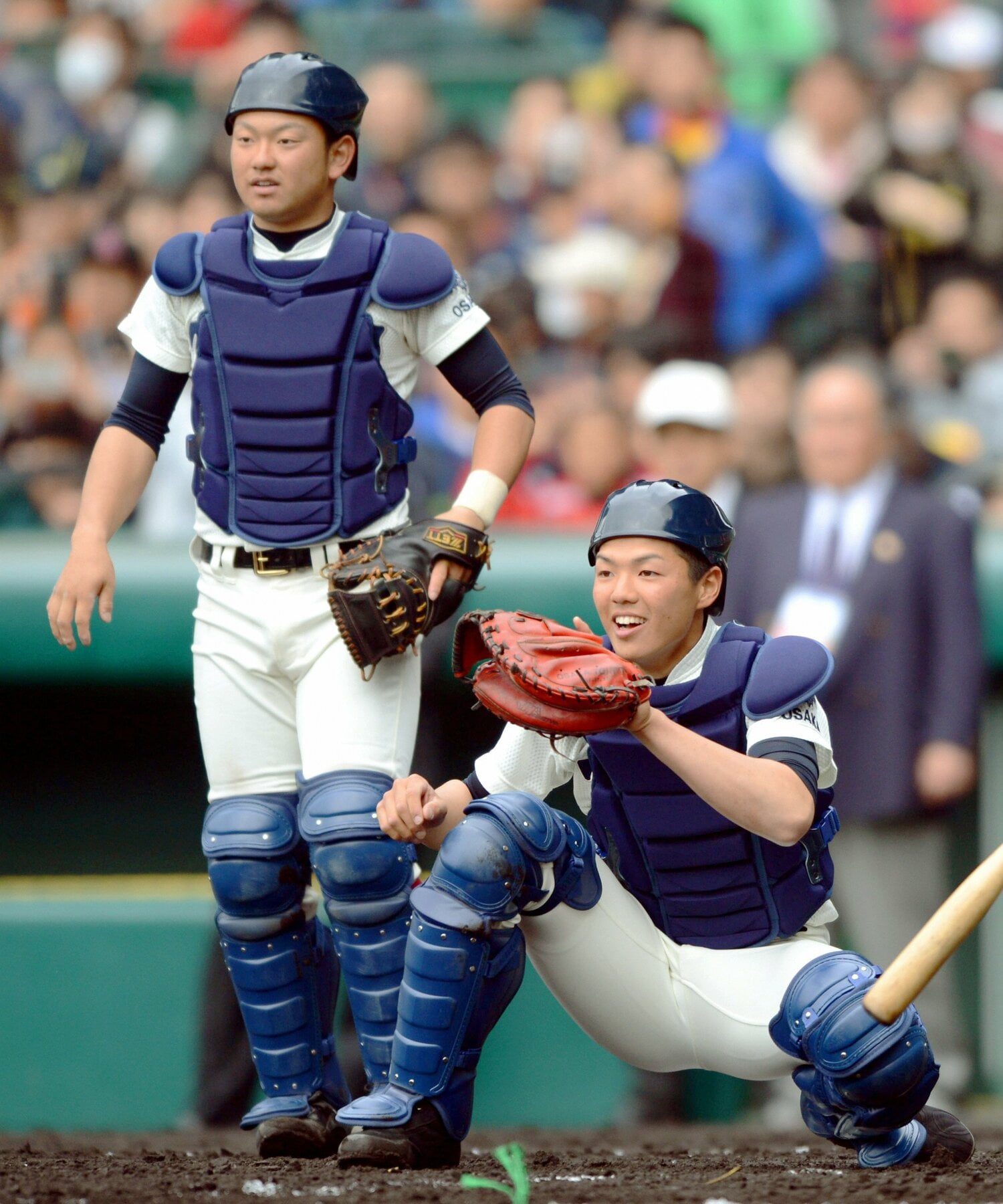 高校時代、同じ捕手のポジションを争った森（左）と久米さん　©Asahi Shimbun