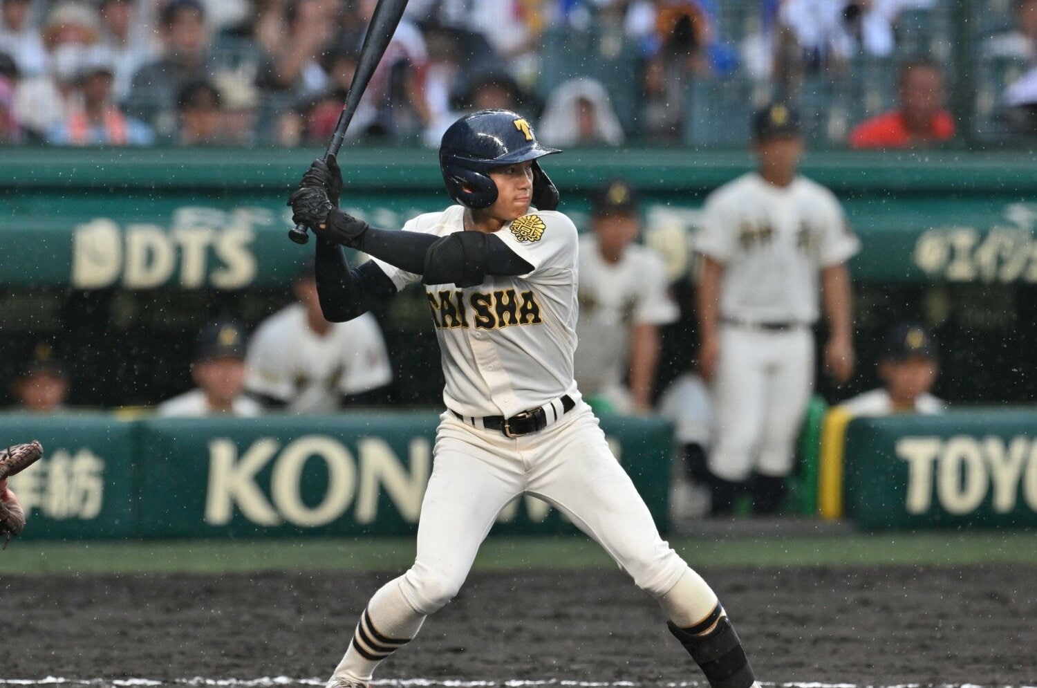 俊足が武器のリードオフマンである大社の藤原。今朝丸は立ち上がりを痛打された ©Hideki Sugiyama