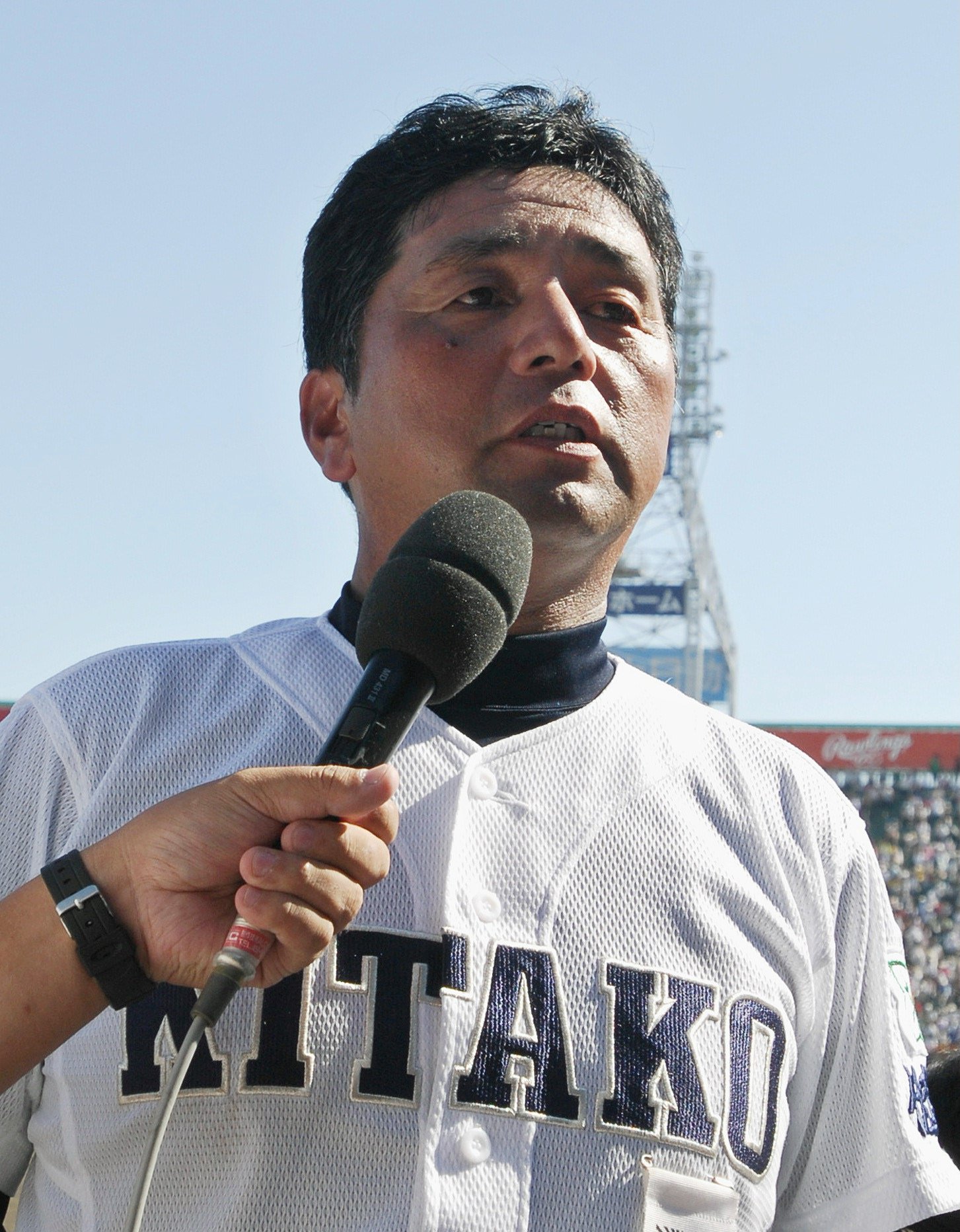 2007年夏の甲子園を優勝。直後の優勝インタビューで喜びを伝える百﨑敏克（当時佐賀北監督） ©JIJI PRESS