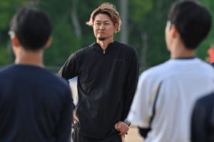 【初回から読む】2年前、DeNAから“戦力外通告”を受けた大和（38歳）の知られざる今「正直驚きましたけど…」NPBのコーチを断り、神奈川の公立高野球部で指導者になっていた