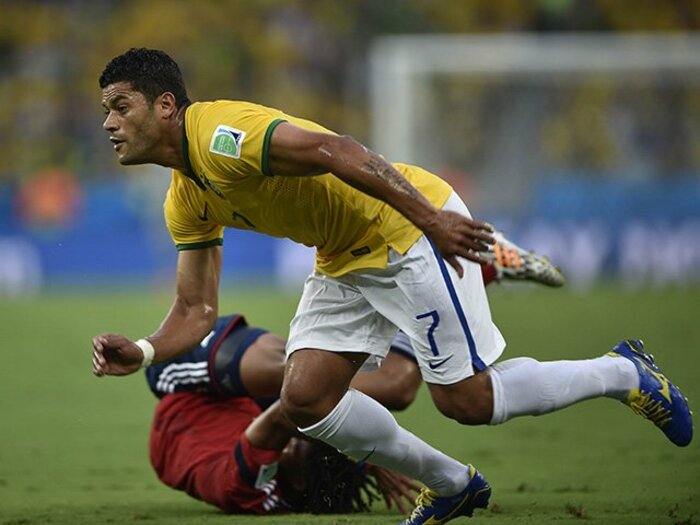 欧州で大ブレイク＋W杯出場→W不倫疑惑や離婚など大モメ私生活… 超人フッキ35歳、漫画みたいな傍若無人さ〈プレーは円熟〉＜Number Web＞ photograph by JMPA