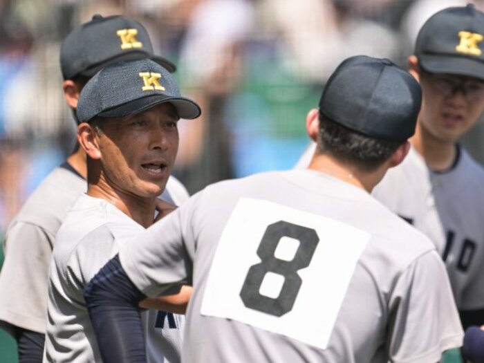 「“監督”と呼ばないで」慶応高・森林貴彦監督が選手に「森林さん」と呼ばせる理由「“監督”では、フラットな人間関係が作れない」<Number Web> photograph by Nanae Suzuki