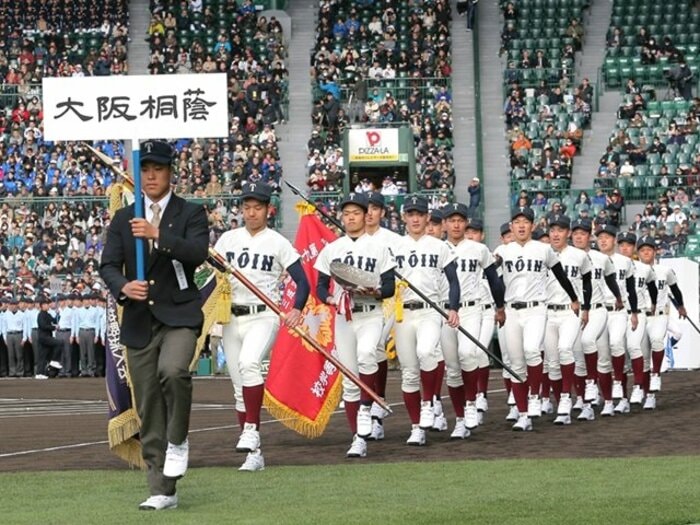 センバツ“入場行進曲”はいつからヒット曲に? 戦前は軍歌→YouTube再生数も考慮…毎日新聞&編曲家に直撃「どんな曲でも行進曲にできる」<Number Web> photograph by JIJI PRESS