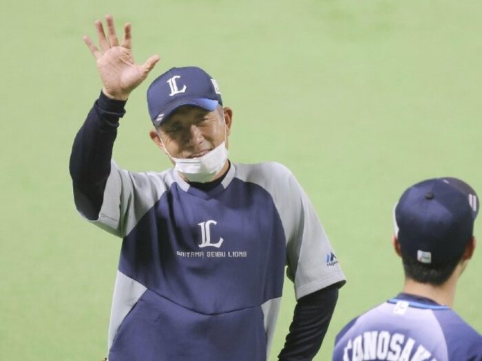「エラーをすると泣きそうな顔をしてるでしょう？」西武・辻監督が喜んだ“リーダー山川穂高”の成長…愛された指揮官が6年間で残したもの＜Number Web＞ photograph by KYODO