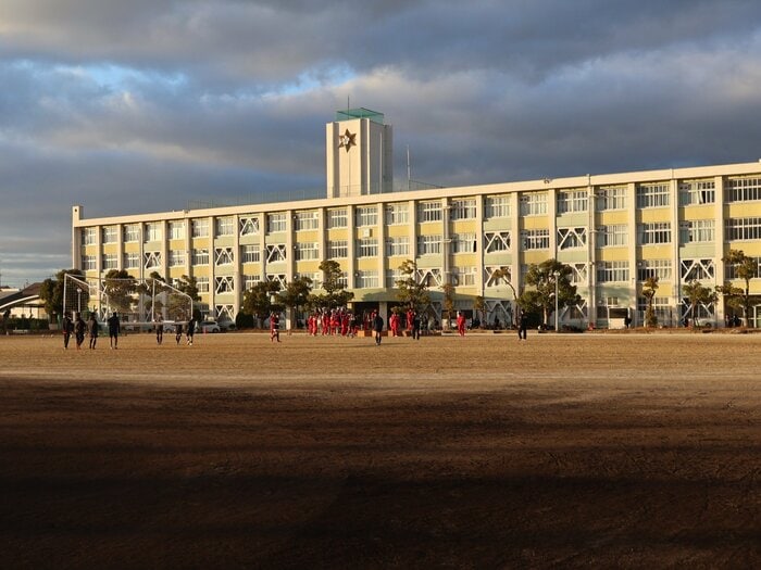 《京大・阪大合格者も輩出》偏差値70“大阪の公立進学校”野球部が秋大会で躍進のナゼ「練習は2時間だけ」「グラウンドは共用」でも…強さの秘密は？＜Number Web＞ photograph by Fumi Sawai