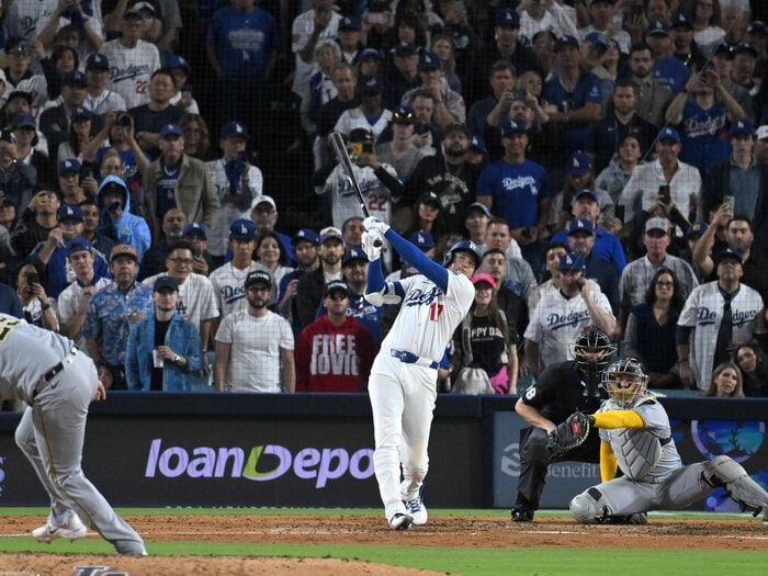 現場で見た！ ドジャース大谷翔平「史上最高試合の3本塁打」をNHK解説者・小早川毅彦氏が完全分析「準備の一発、消失の一発、確認の一発だ」＜Number Web＞ photograph by JIJI PRESS