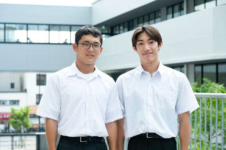 岡本（左）と滝沢の2年生2人。開成の選手は概ね2年の夏で部活を引退するが、滝沢は出力を調整しつつ継続予定　©︎Tadashi Hosoda