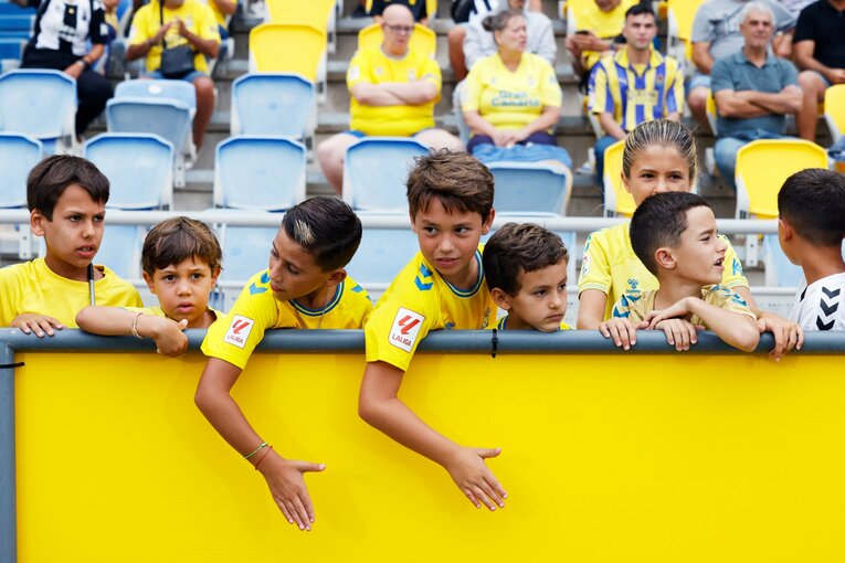 3戦連続MVP久保建英が「ユニ引っ張られても突破」気になる右足テーピングとシルバ引退の影響…“タケの配信に映らない表情”を撮った(6)