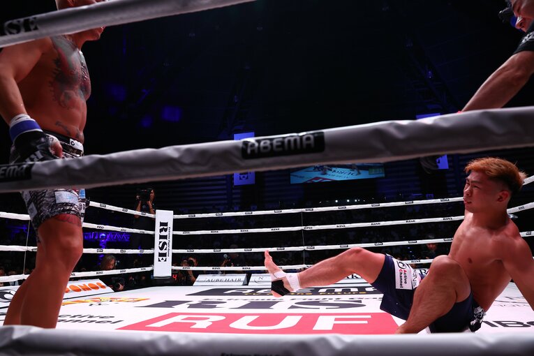 YA-MANと山口裕人の壮絶な殴り合い　©RISE/Chiyo Yamamoto