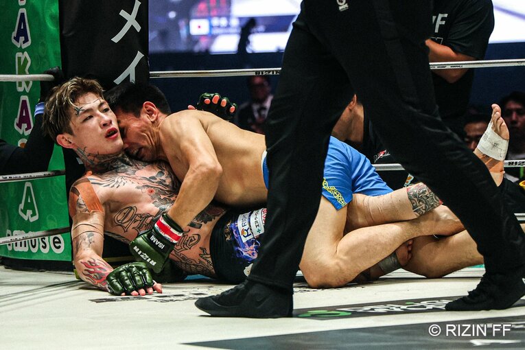 『超RIZIN.5』平本蓮vs.カルシャガ・ダウトベック　©RIZIN FF