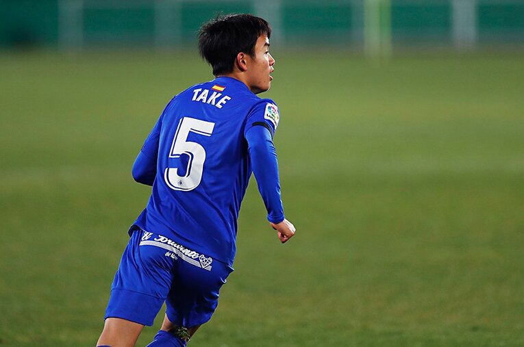 躍動した背番号5の久保建英。「写真を見返すと、逆転につながるシュートには喜びだけでなく、少し安堵したようにも感じました」（中島氏）とのこと ／ photograph by Daisuke Nakashima