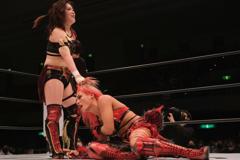 「ジュリアvs鈴季すず」はなぜ“最高に映える”タイトルマッチだったのか？ 試合直後の“姉妹”が明かしたそれぞれの「25分4秒」(78)