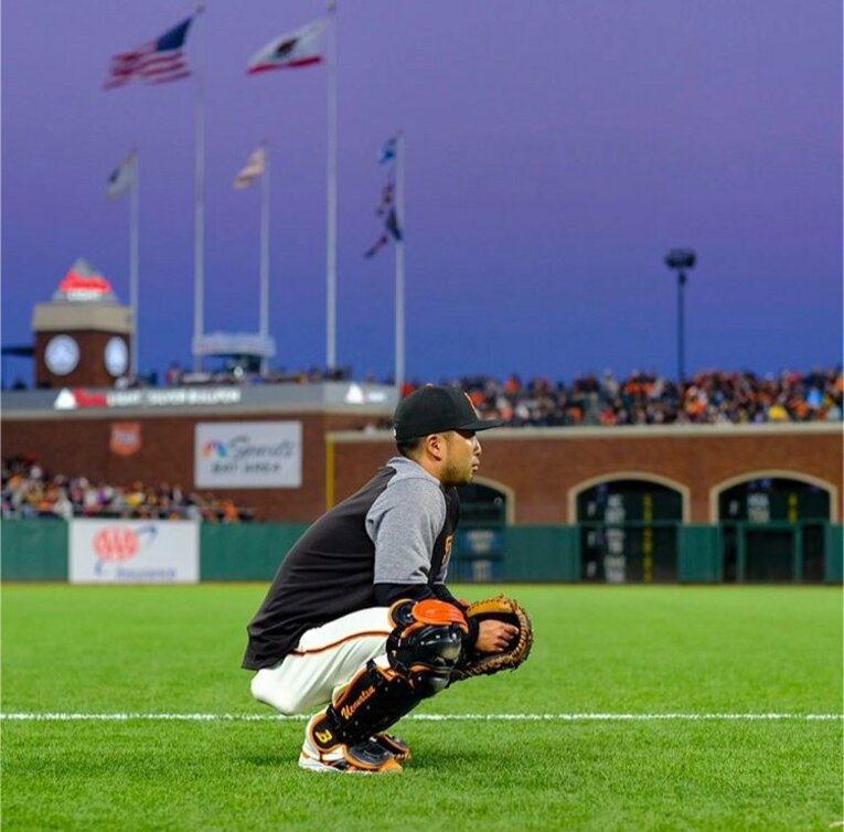 チームのために、今日もピッチャーのボールを受け続ける（写真は本人提供）