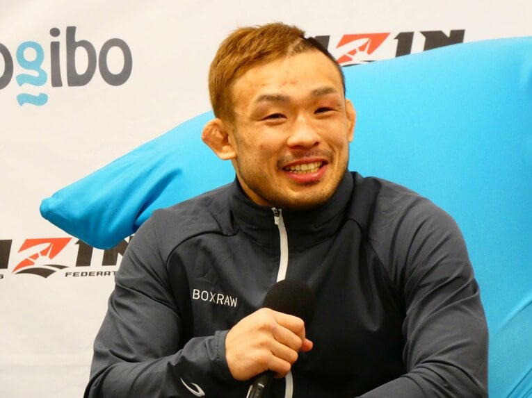 バンタム級トーナメント優勝を果たし、喜びを語る扇久保　©Koji Fuse