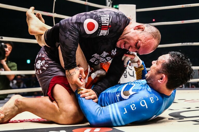 2016年4月の「RIZIN.1」では所英男とタッグを組み、ヴァンダレイ・シウバ＆田村潔司組と「グラップリングダブルバウト」を行った　©RIZIN FF Susumu Nagao