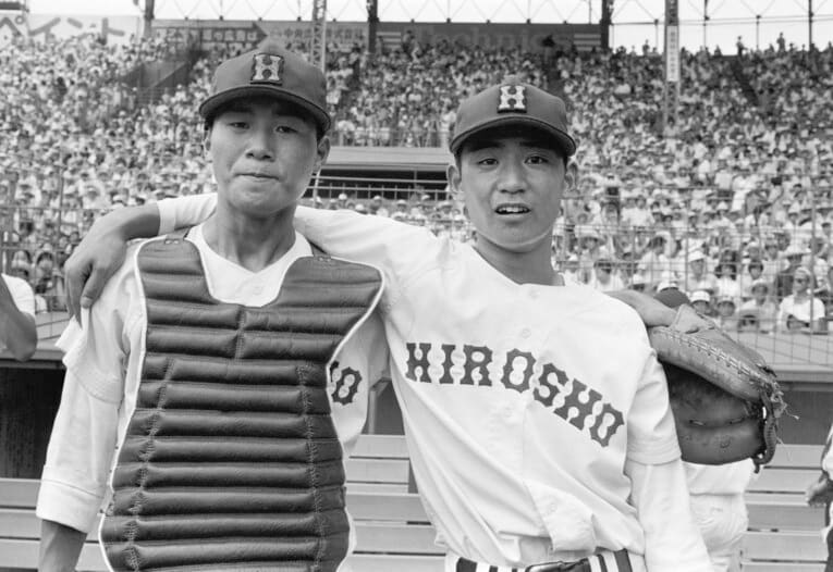 広島商の捕手・達川光男とエースの佃正樹　©JIJI PRESS