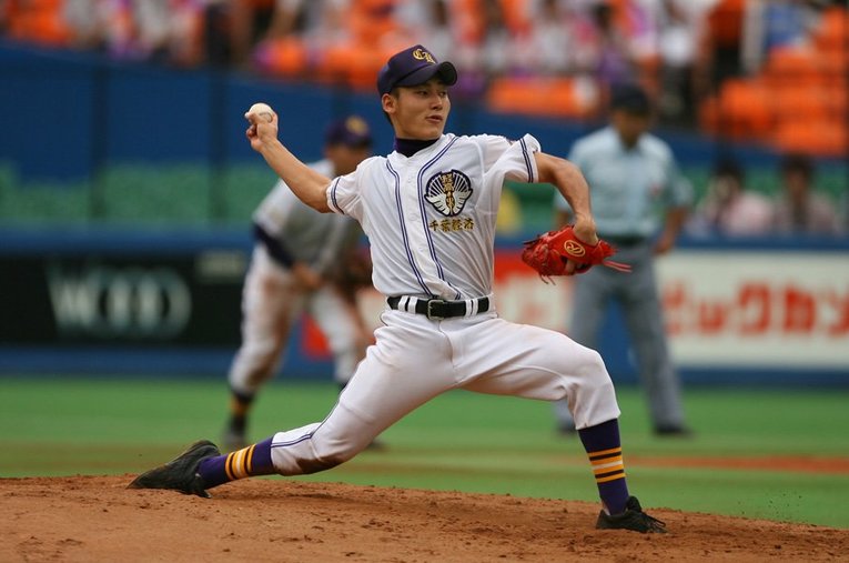 千葉経大附高時代のピッチャー丸©AFLO