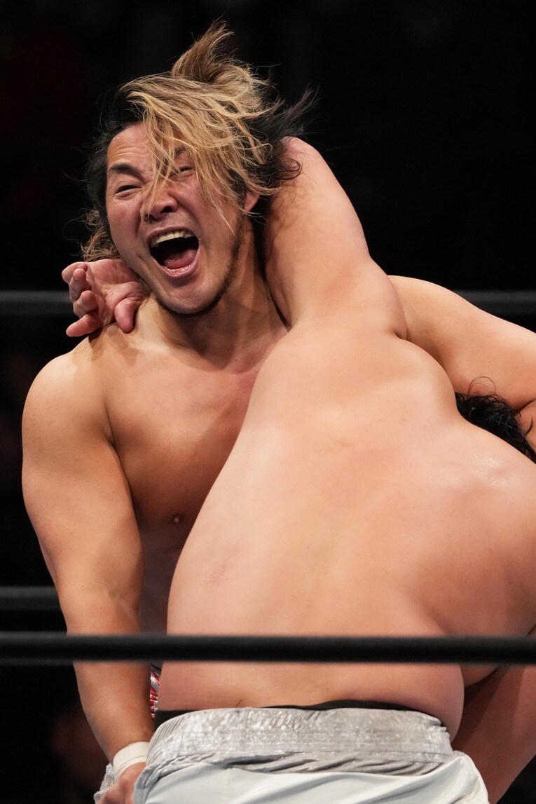 ツイストアンドシャウトに持っていく棚橋弘至　©Masashi Hara