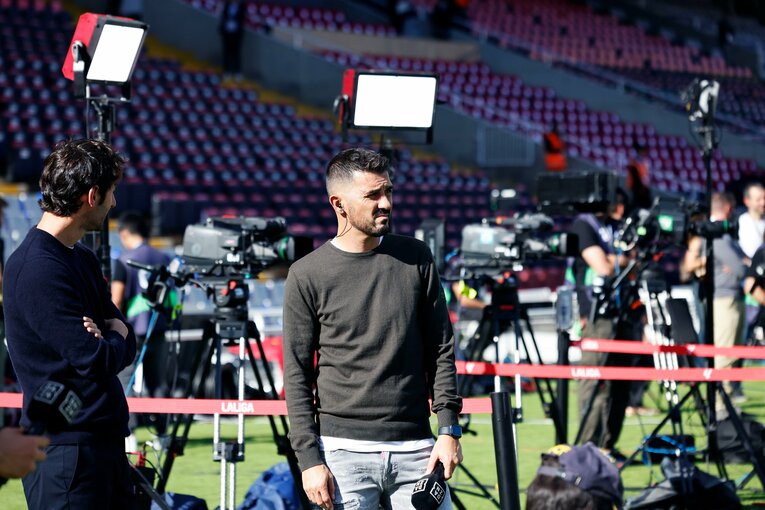 キックオフ前のピッチ脇には、ビジャの姿が　©Daisuke Nakashima