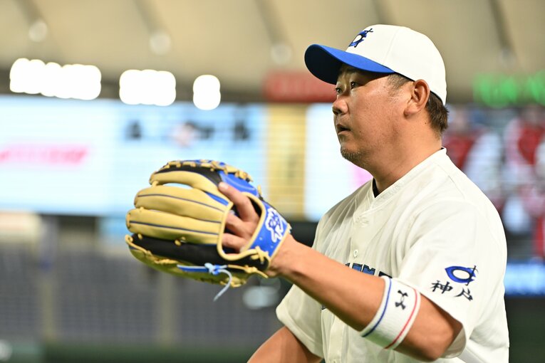 イチロー「僕がいなかったらできないから」女子高校選抜戦までの怪我とプレッシャーとの“知られざる戦い”…試合後に輝いた“49歳の笑顔”(74)