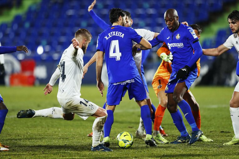 試合終了直前、ウエスカはゴールネットを揺らしたが得点は認められず