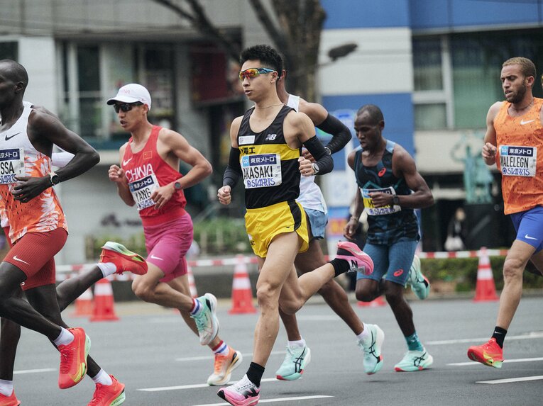 世界選手権の代表可能性もあった赤崎も2時間3分台を目指す第2集団に付いた　©Yuki Suenaga