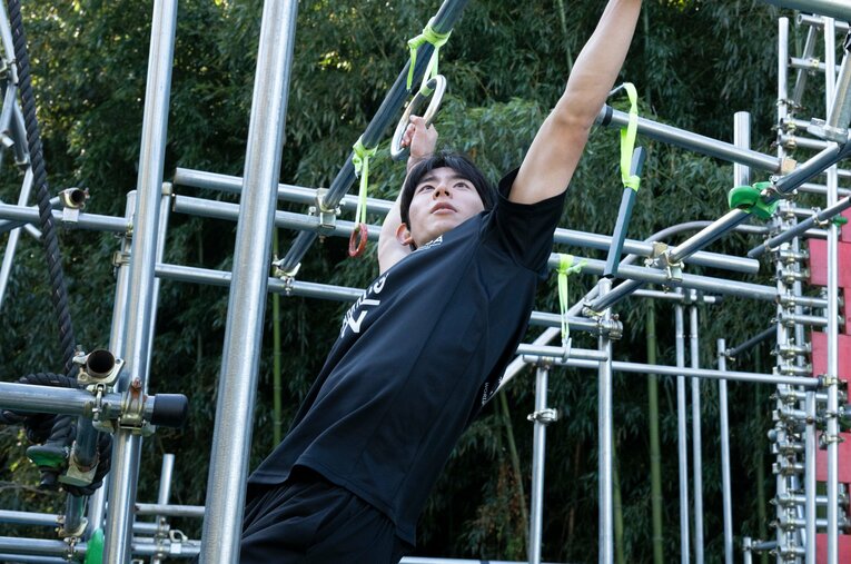 日本のオブスタクルスポーツの第一人者である千葉大1年の山本遼平。世界の大会を舞台に活躍するため、国際系の学部で学んでいる　©Tadashi Hosoda