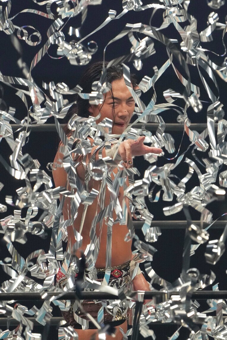 ポーズを決める竹下幸之介　©Masashi Hara