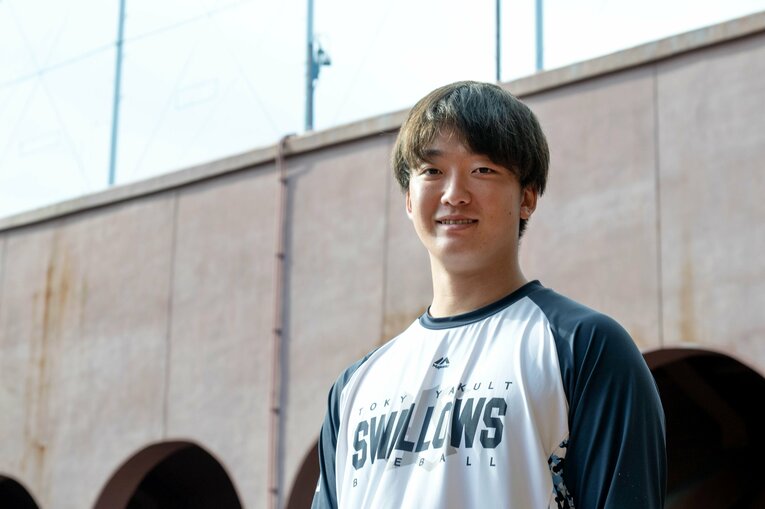 「諦めが悪いですよね」と笑う吉村　©Takashi Shimizu