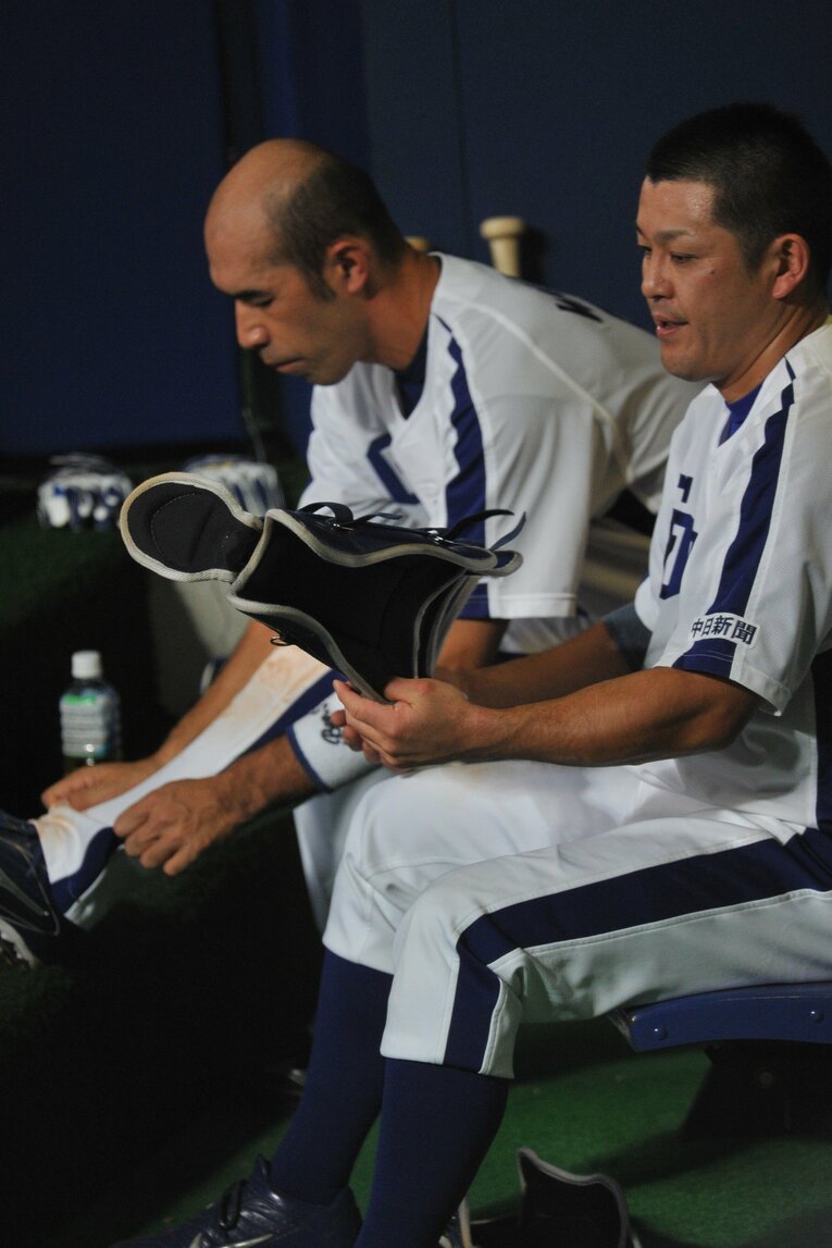 和田（左）と谷繁　©Naoya Sanuki