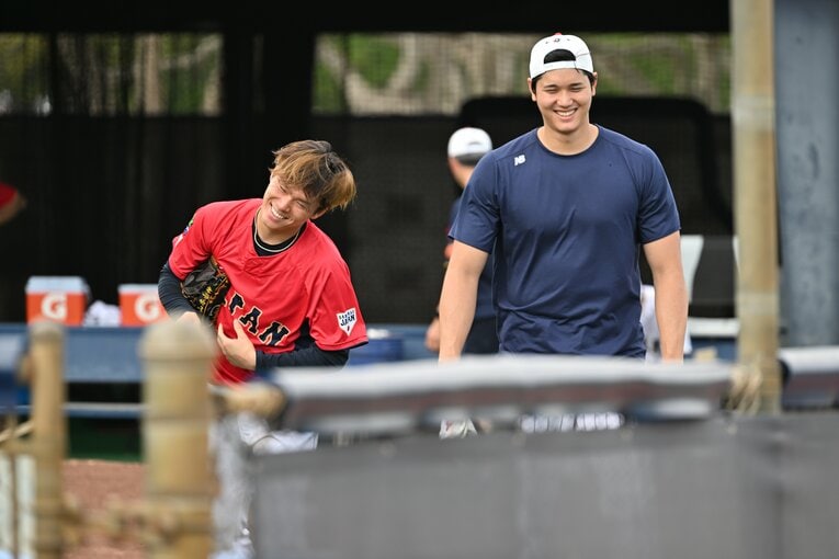 昨年３月のWBC準決勝前、マイアミでの練習での一コマ。この二人がチームメートになったことを思うと感慨深い　©Naoya Sanuki