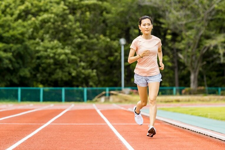最終走者となったMGCで変わった岩出玲亜のマラソン人生。(2)