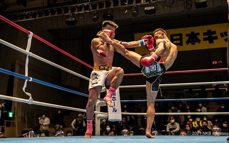 高橋亮（右）　©2021NKB marimo