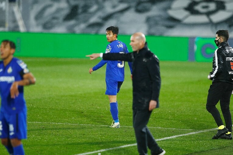 レアル戦。同じピッチには久保を高く評価しているというレアル監督のジダンが　©MUTSU KAWAMORI