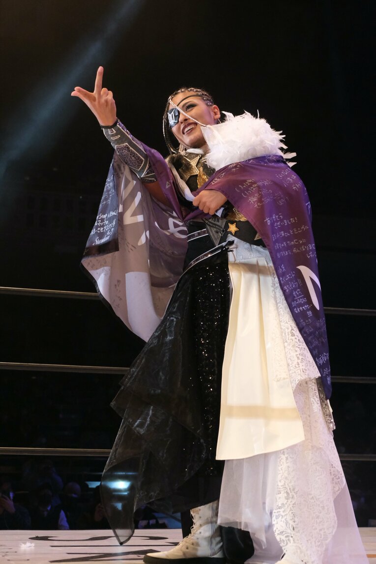 スターダム退団マッチで小波が“亡き戦友”木村花の技に込めた意味とは？ 対戦したジュリアは試合中に涙…「まだまだNEVER ENDです」(37)