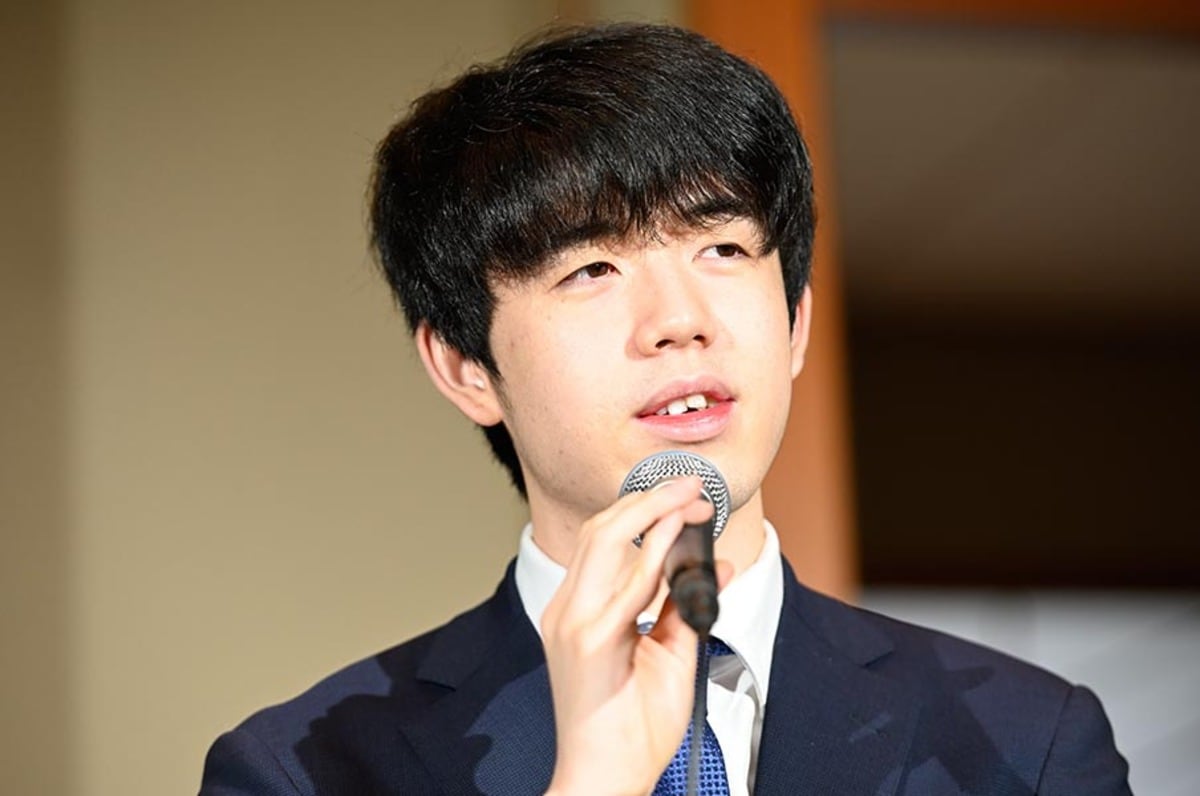【大幅値下げ！】藤井聡太　新人王　900体限定　ボブルヘッド 藤井聡太七段のフィギュア ボブルヘッド 限定900体