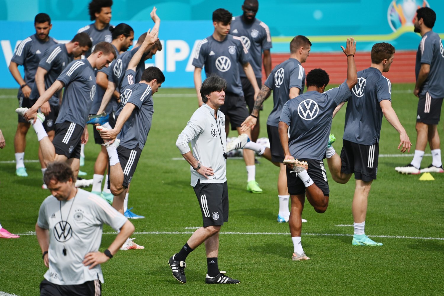 大会後の辞任を表明しているレーブ監督への風当たりは、弱まる気配を見せていない©Getty Images