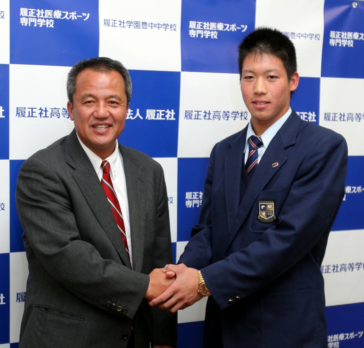 ヤクルト1位指名を喜ぶ岡田監督（左）と山田哲人　©︎Sankei Shimbun