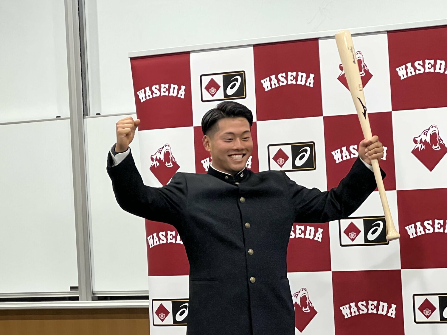 ドラフト会議後の蛭間　©Takeshi Shimizu