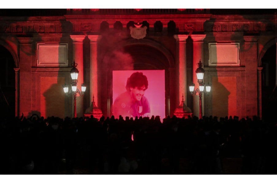 マラドーナは「いつもナポリを見守っている」と口にしていた