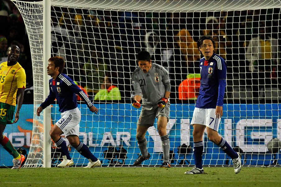 2010年南アW杯カメルーン戦でビッグセーブを見せた後の川島　©Takuya Sugiyama/JMPA