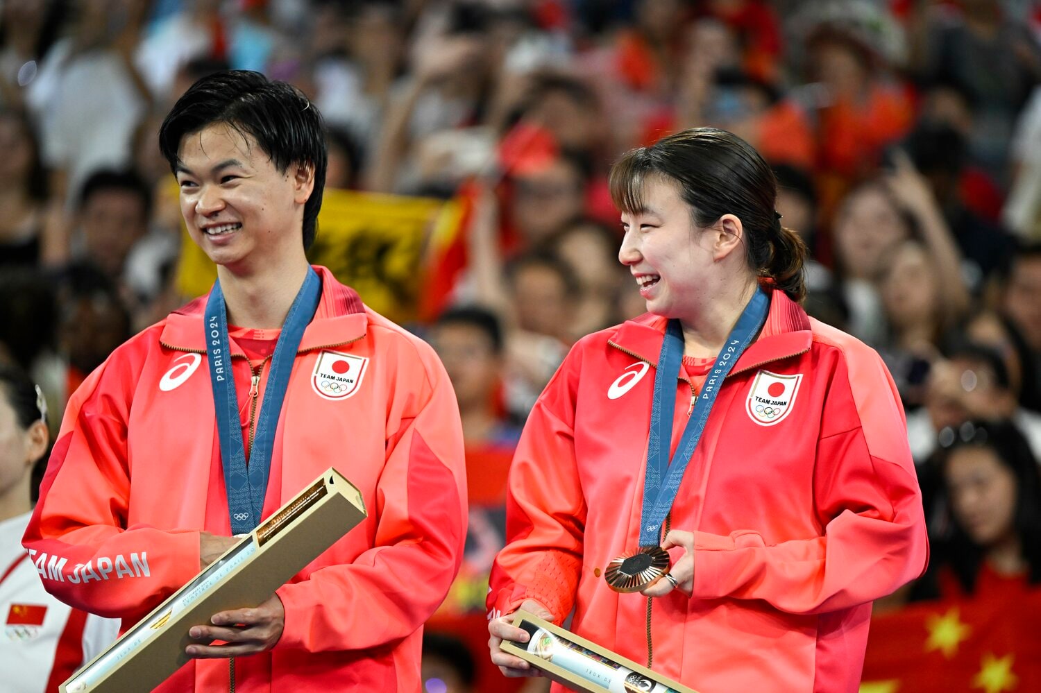 パリ五輪で銅メダルを獲得した渡辺・東野　©Asami Enomoto/JMPA