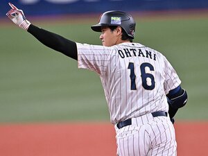 大谷翔平が「芯に当てれば勝手にボールが飛ぶ」と語った日…「#大谷バケモン」なパワーワード〈片ひざ片手＋バット折れてもホームラン連発〉