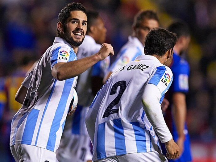 名将もエースFWも今季限りか……。マラガを熱狂させた勇者たちの苦悩。＜Number Web＞ photograph by AFLO